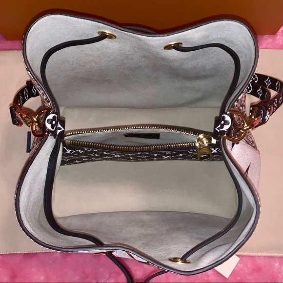 💰SOLD💰NWT LOUIS VUITTON NEONOE JUNGLE IN IVOIRE - Picture 3 of 8